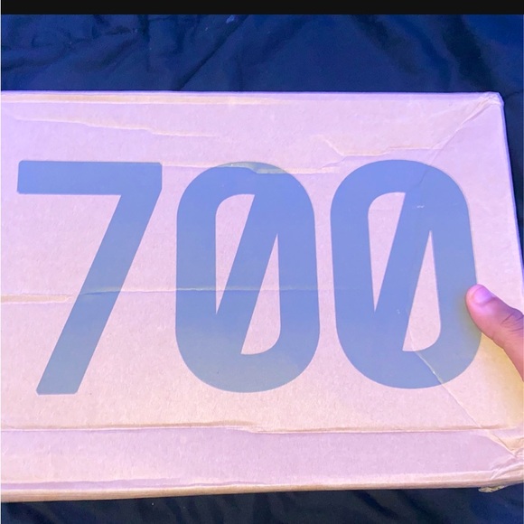 black yeezy 700 size 9 - Picture 5 of 6